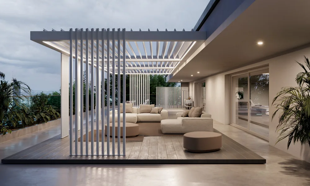 Pergola CODE vista da fuori, i frangisole verticali schermano il salotto senza chiuderlo